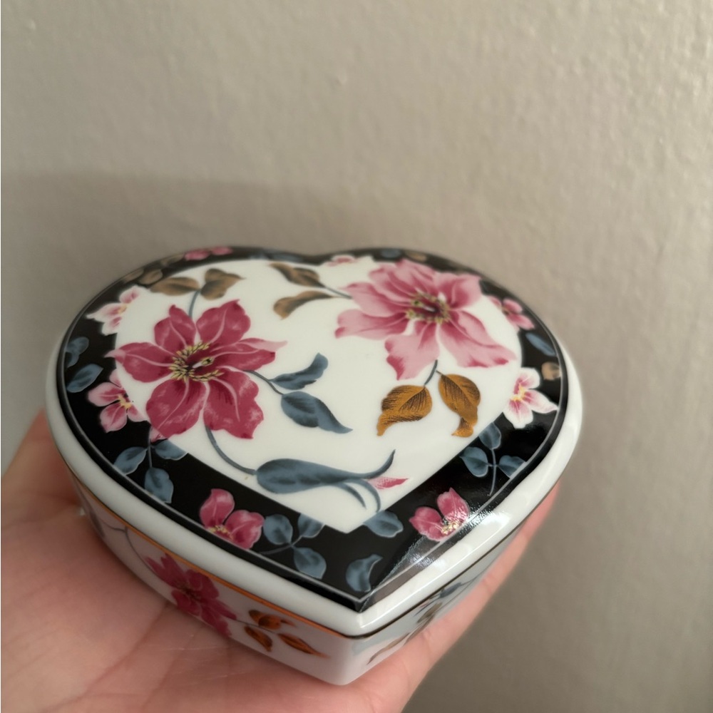Floral Heart-Shaped Trinket Box